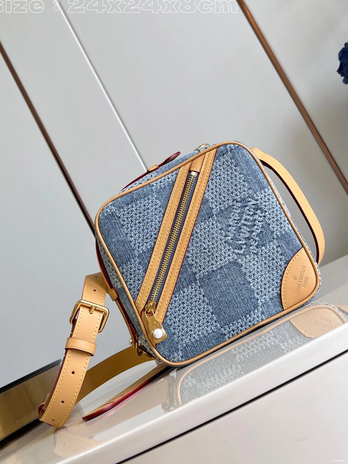 Rep ladies VUITTON Messenger-24*24*8CM Chess LOUIS 0711